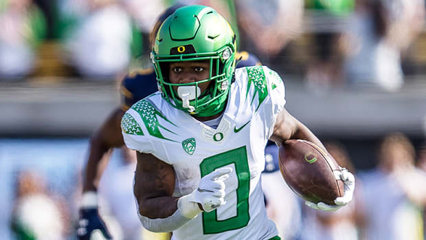 Bucky Irving, Oregon Ducks Football